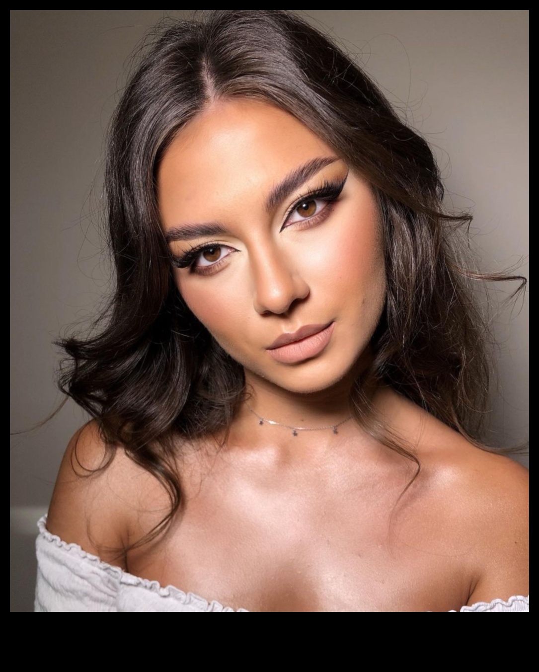 Drosmīgs un skaists: atraisiet dramatisko acu spēku vakara grimā