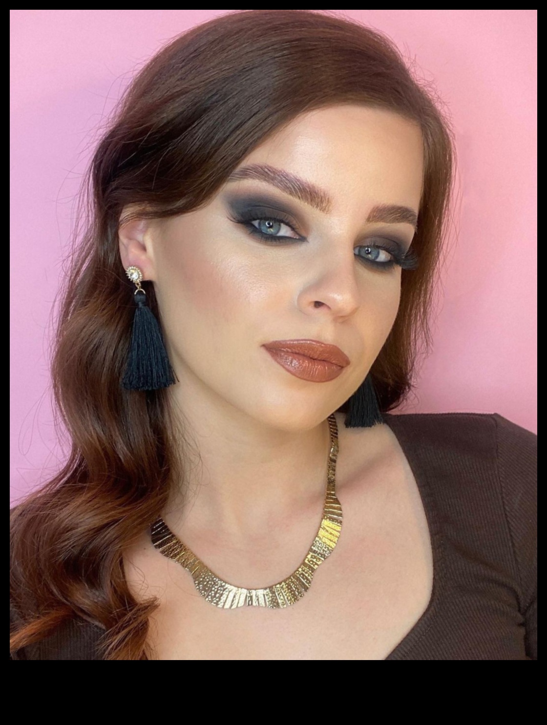 Drosmīgs un skaists: atraisiet dramatisko acu spēku vakara grimā