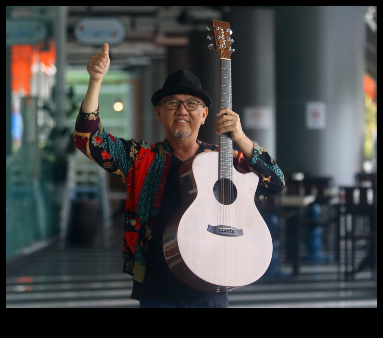 Busker's Bliss: muzikāli mirkļi sabiedriskā transporta rosībā