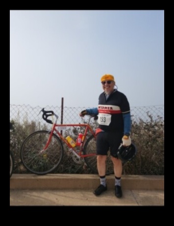 Divu riteņu pasakas: personīgi stāsti no kaislīgiem riteņbraucējiem