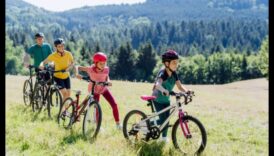 Divu riteņu pasakas: personīgi stāsti no kaislīgiem riteņbraucējiem