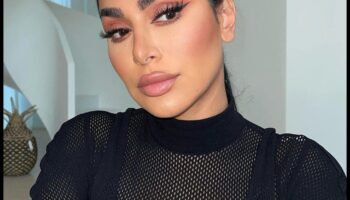 Drosmīgs vaigu sārtums, smalks mirdzums: panāk mirdzumu, izmantojot glam grima paņēmienus