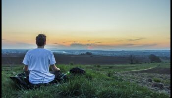 Meditācija: iesācēja ceļojums uz iekšējo mieru