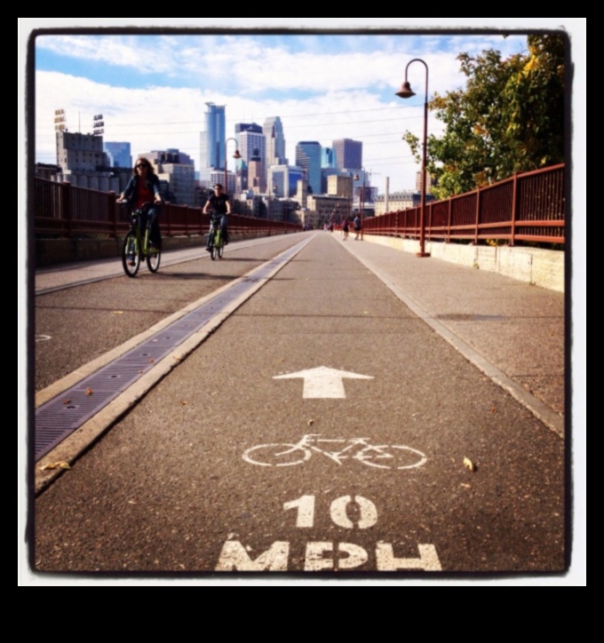 Pilsētas riteņbraukšanas hronikas: stāsti no velosipēdistiem, kas pārvietojas uz darbu