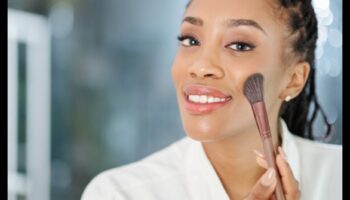 Vegānu un nežēlību nesaturoši bronzas balvas ieguvēji: orientēšanās uz ētiskām skaistuma izvēlēm